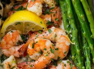 Shrimp and Asparagus Foil Packs with Garlic Lemon Butter Sauce